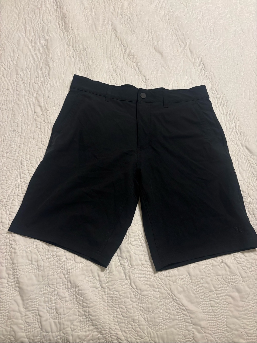 Hurley Black Flat Front Performance Shorts size 32
